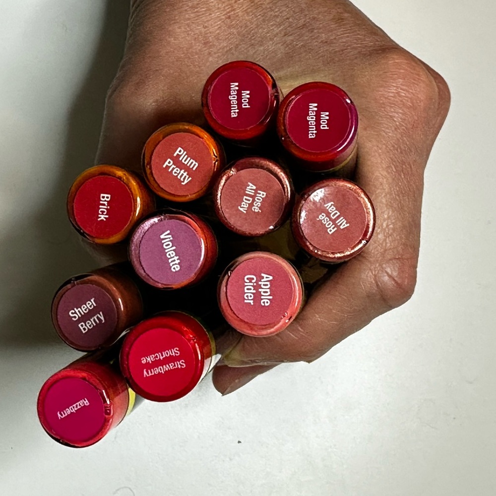 LipSense lipstick, brand new, full size, sealed!  Lot of 22